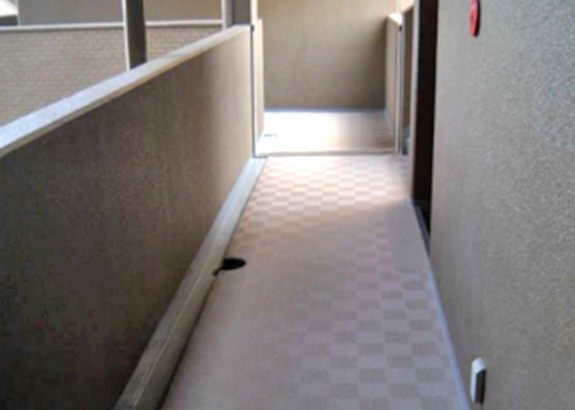 共用廊下床長尺シート貼